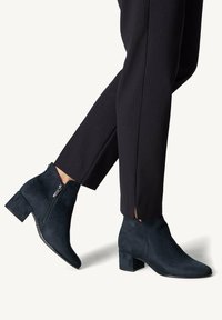 Tamaris Botines bajos - navy