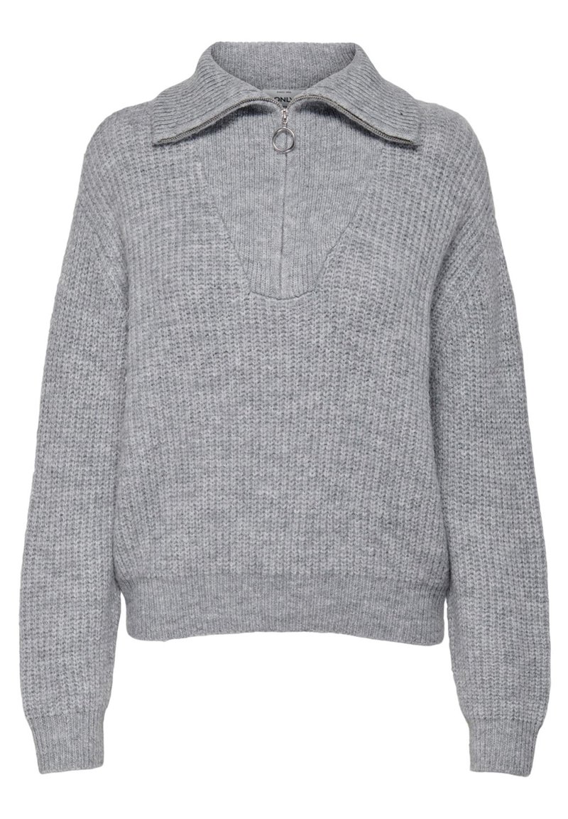 Pull gris clair en maille avec un col montant, une fermeture éclair quart de zip et un motif texturé ; présente des poignets et un ourlet côtelés.