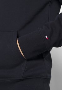 Tommy Hilfiger Felpa con cappuccio - dark blue