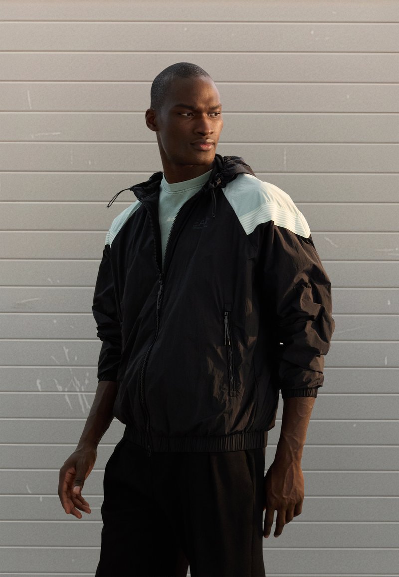 EA7 Emporio Armani Lahka jakna - black