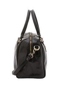 Borsa a mano in pelle nera con forma rettangolare, doppi manici e tracolla removibile. Dotata di zip e accessori in tonalità oro.