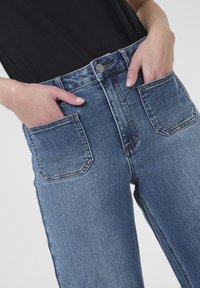 Kaffe Trapezaste traperice - medium blue denim