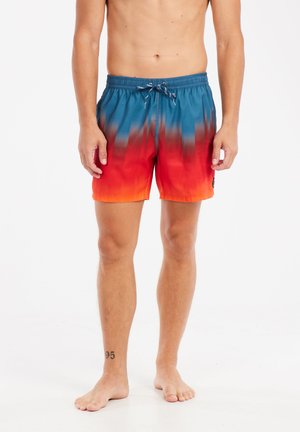 Zwemshorts met een gradient ontwerp van blauw naar rood, gemaakt van lichtgewicht materiaal, met een elastische tailleband en trekkoord.