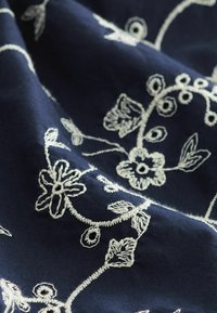 Next EMBROIDERED TEXTURE SHORT SLEEVE  - REGULAR FIT - Vapaa-ajan kauluspaita - navy blue