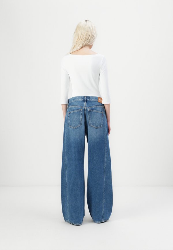 NARJA PANTS - Flared Jeans4
