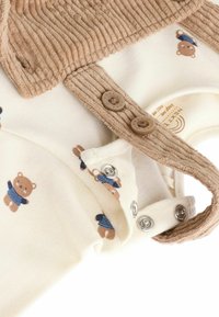 Thumbnail Image 9