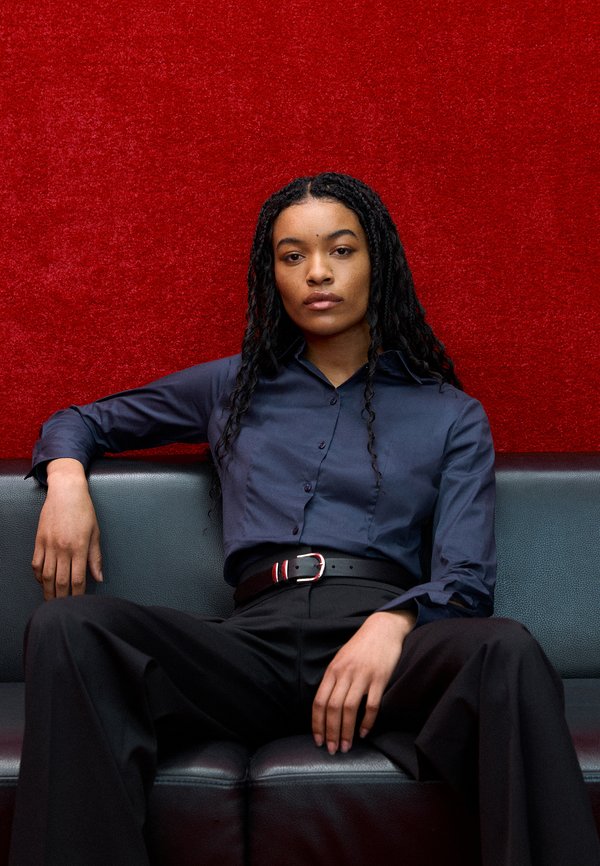 THE FITTED  - Hemdbluse