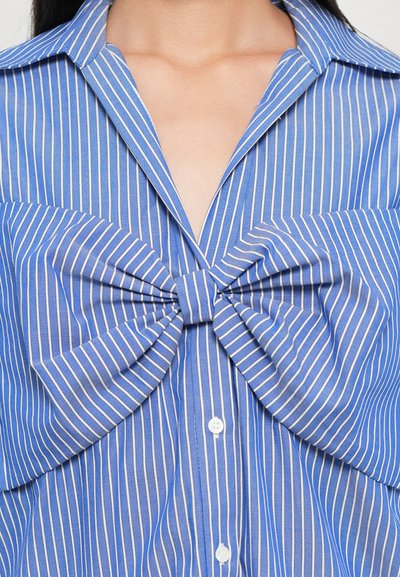 sandro CHEMISE - Hemdbluse - bleu/blanc