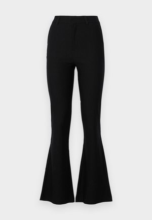 Pantaloni a zampa nera realizzati in un tessuto liscio, con vita aderente, gamba dritta e orlo svasato. Nessun motivo o accento degno di nota.