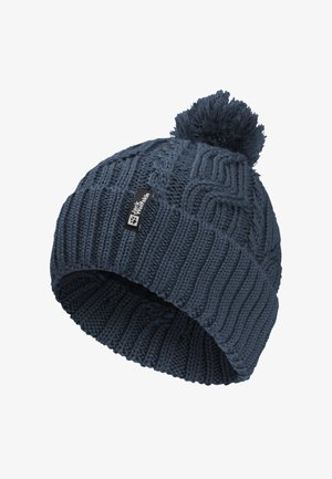 Dunkelblaue gestrickte Mütze mit einem strukturierten Muster und einem flauschigen Pompon oben. Verfügt über einen umklappbaren gerippten Saum und ein Markenlabel an der Seite.