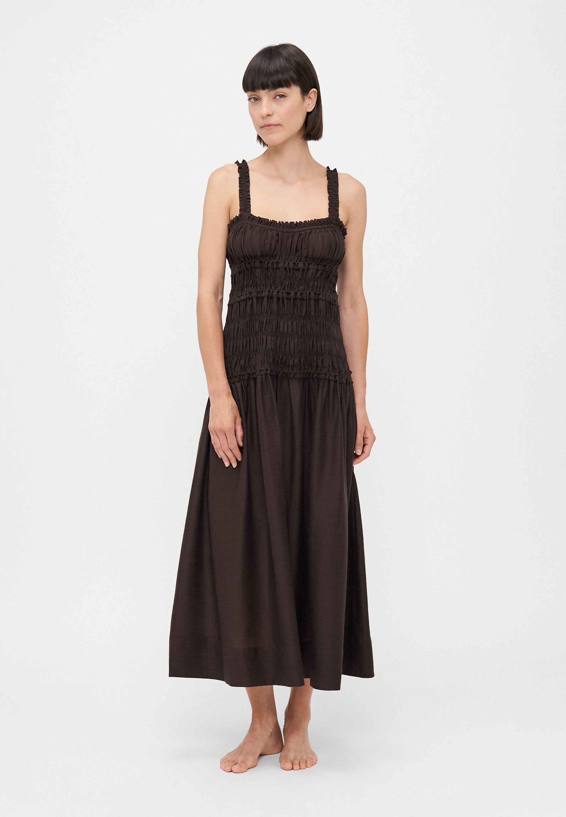 Tory Burch SMOCKED MIDI DRESS - Beach accessory - deep chocolate/brown -  Zalando