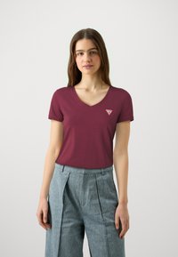Guess TRIANGLE  - Paprasti marškinėliai - burgundy rose