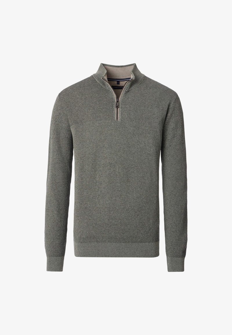 Szary dziergany sweter z wysokim kołnierzem i półzamkiem, z prążkowanymi mankietami i dołem, z teksturowanym wzorem na całej powierzchni.