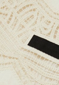 Reiss REGULAR FIT - Denné šaty - cream