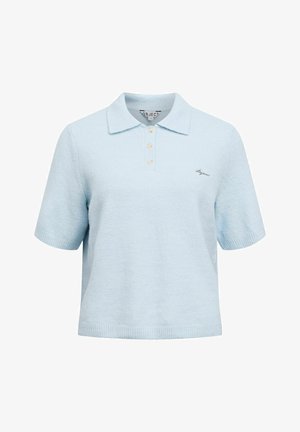 Polo a maniche corte azzurro chiaro, con tessuto strutturato, colletto, patta con tre bottoni e piccolo dettaglio ricamato sul davanti.