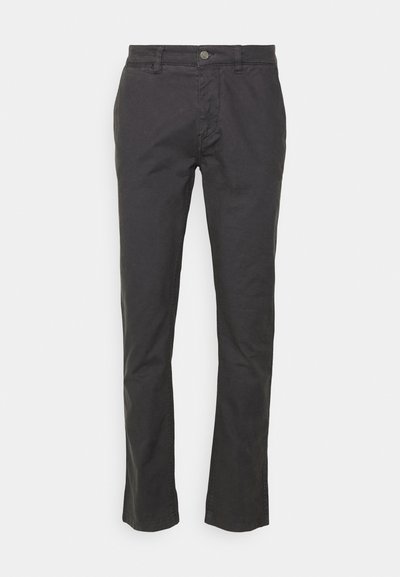 Pantalons en coton noir avec une coupe droite, fermeture à bouton et cinq poches. Texture lisse et design simple. Aucun motif ou accent visible.