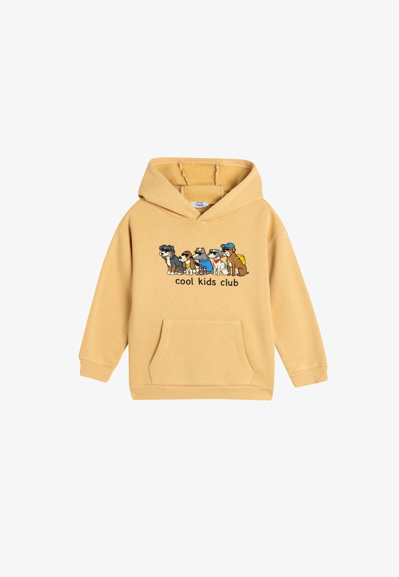 Gul hoodie med en framficka och dragsko i huvan. Har en tecknad design av olika hundar med texten "coola ungar klubben."