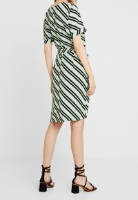 Selected Femme Vapaa-ajan mekko - dark green