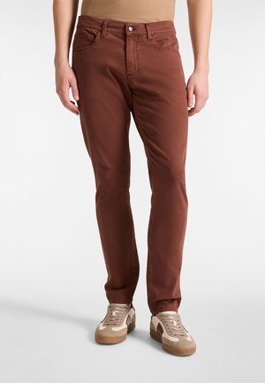 TASCHE - Pantalones - cognac