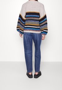 MUNTHE Sweter