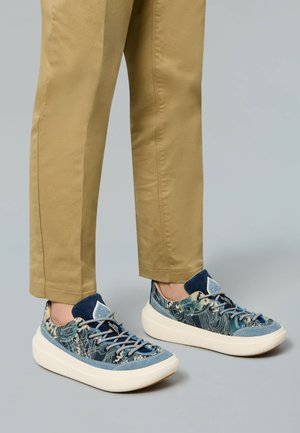 Baskets basses - blau