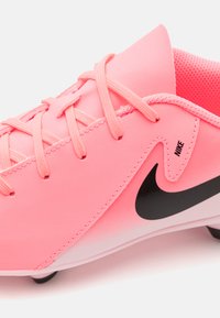 Nike Performance JR PHANTOM GX II CLUB UNISEX - Kemény talajra készült futballcipő - sunset pulse/black