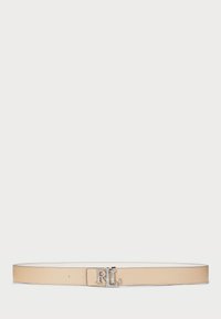 Beige skinnbelte med en rektangulær sølvfarget spenne med "RL"-logo. Jevn tekstur, justerbar passform, minimalistisk design.