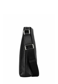 Sac en cuir noir avec une finition texturée, vue de côté, bandoulière en tissu réglable et accents en métal argenté.