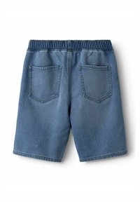 Modri jeans kratke hlače z elastičnim pasom, z dvema zadnjima žepoma in ravnim krojem. Tkanina je mehka na otip in ima minimalno bledenje.