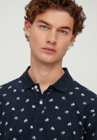 s.Oliver MIT ALLOVER-PRINT - Poloshirt - navy