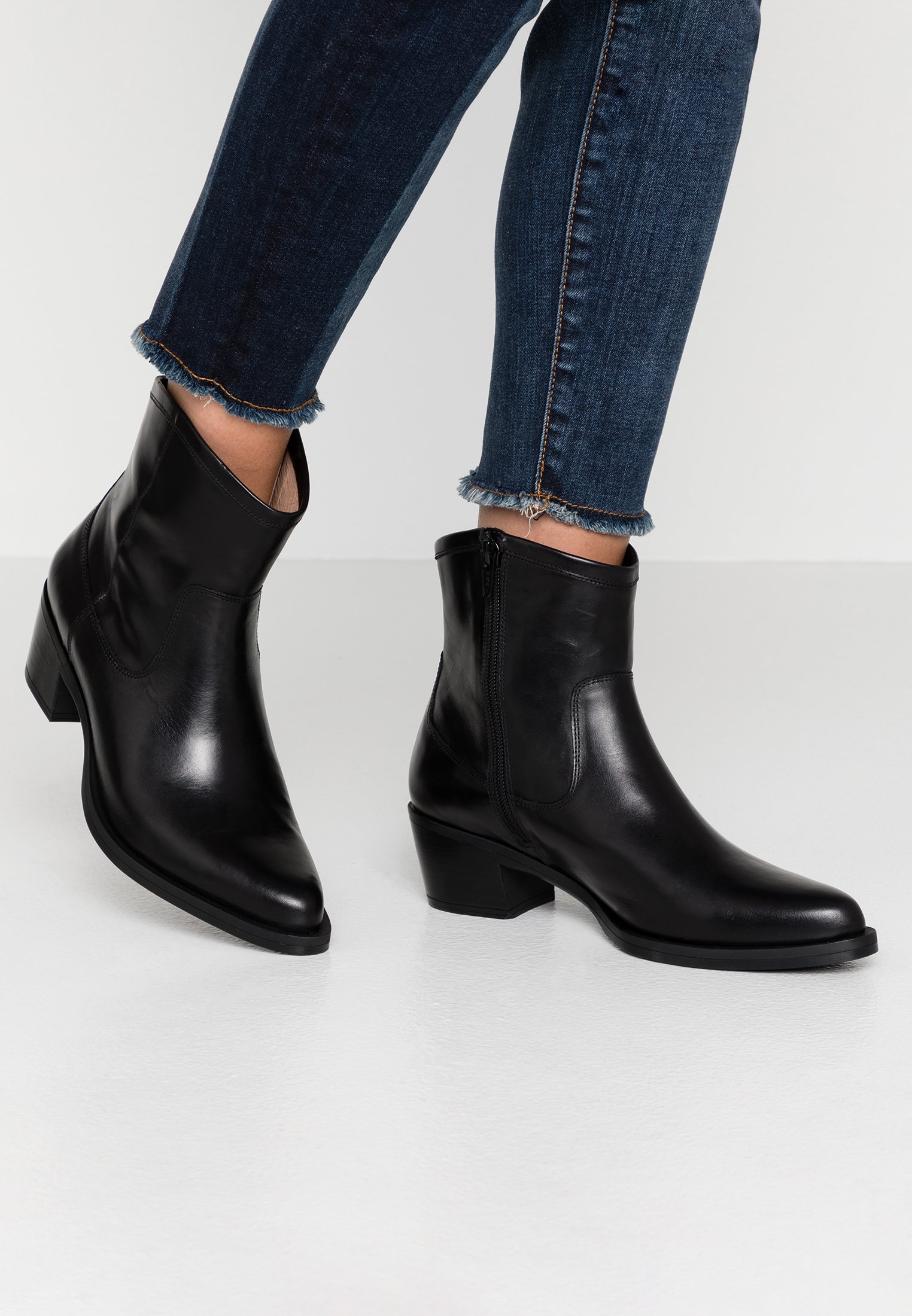 unisa ankle boots uk