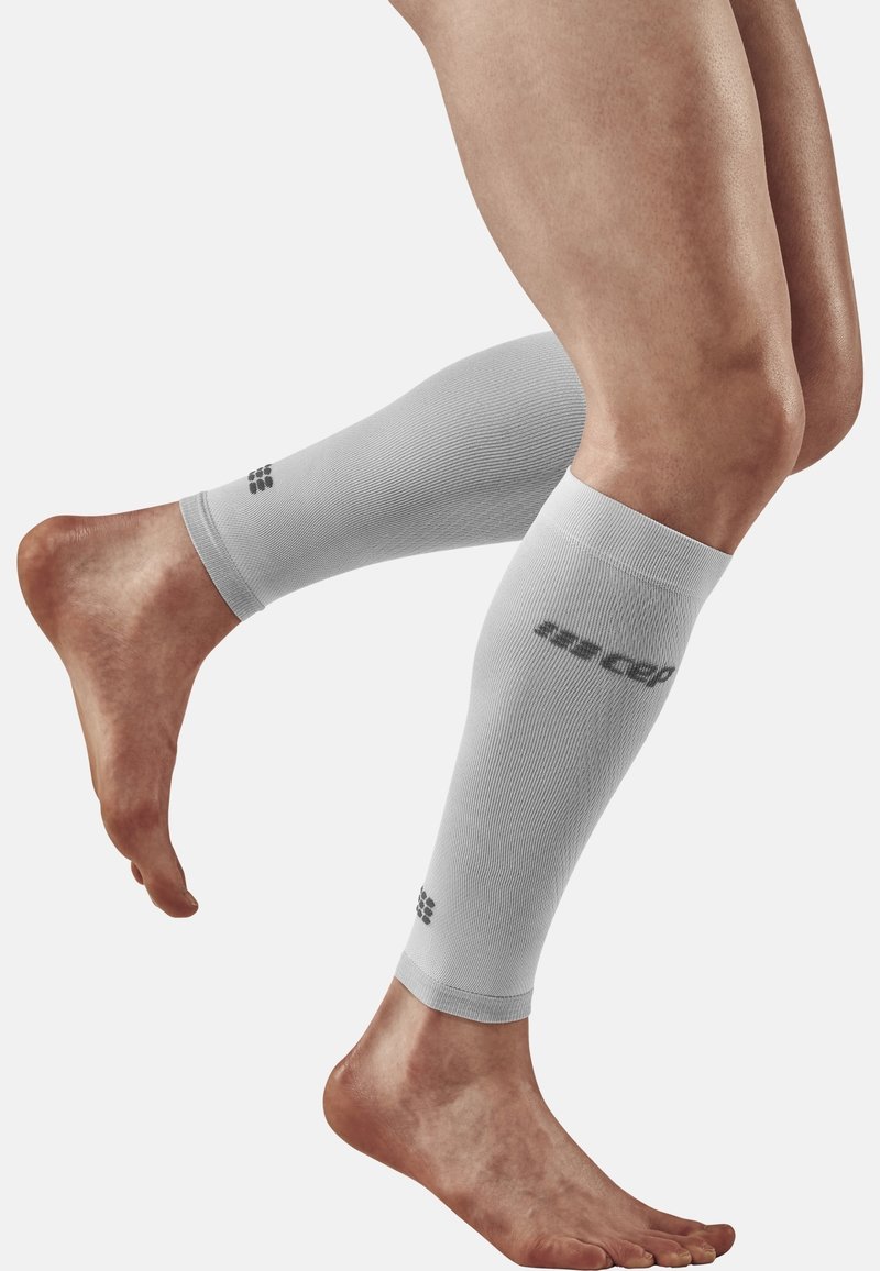 CEP ULTRALIGHT COMPRESSION CALF SLEEVES Beinwärmer carbon white