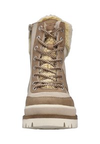 Beżowe botki za kostkę z teksturowanej zamszowej tkaniny i futerkiem z materiałów syntetycznych. Posiadają metalowe oczka, ozdobne sznurowadła oraz grubą białą gumową podeszwę.
