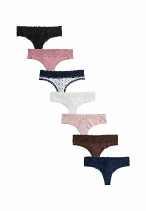 Sette perizoma da donna con bordatura in pizzo in nero, rosa, blu navy con pois, bianco, rosa chiaro, marrone e blu scuro disposti verticalmente.