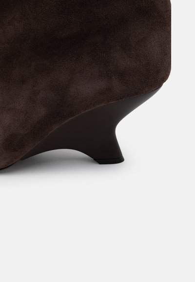 GIABORGHINI NINETTE - Botas mosqueteras - tiramisu