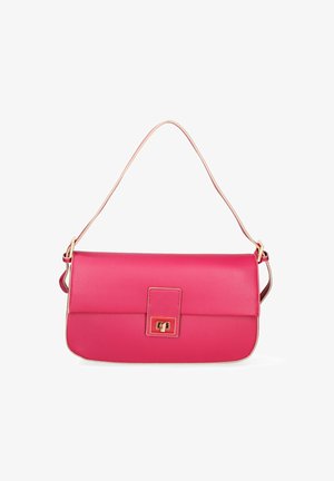 Borsa a tracolla in pelle rosa con una texture liscia, forma rettangolare e chiusura in tono oro. Presenta una sottile tracolla e bordi a contrasto.