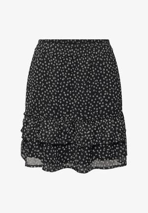 Falda negra de flores hecha de una tela ligera, con un diseño de volantes en capas, cintura elástica y pequeños patrones de flores blancas por toda la prenda.
