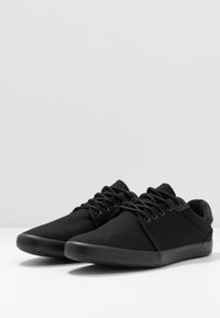 Pier One Sneakers - black