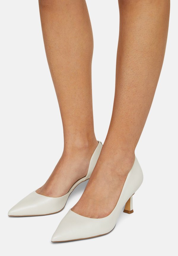PILLOW WALK D'ORSAY/OPEN SHANK - Classic heels