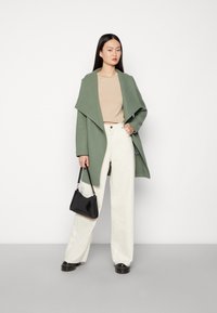 VILA VICOOLEY COLLAR BELT COAT - Abrigo corto - laurel wreath