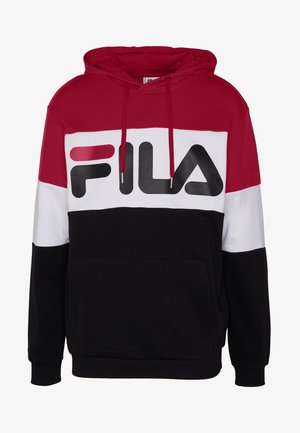 Bluza z kapturem w blokach kolorystycznych czerwonym, białym i czarnym, duże logo FILA na wysokości klatki piersiowej oraz kieszeń kangurka z przodu.