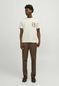 Jack & Jones GEDRUCKT RUNDHALS - Camiseta estampada - buttercream