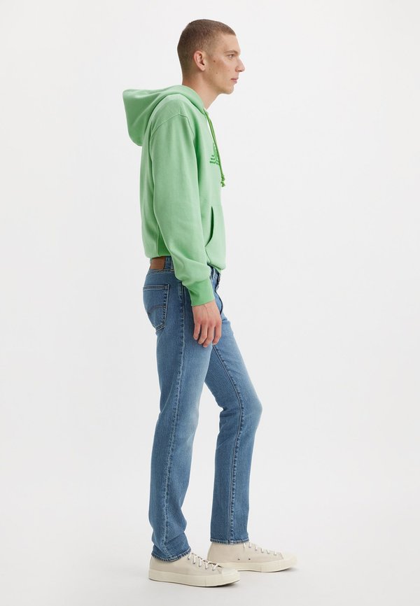 Straight leg jeans - a step ahead4