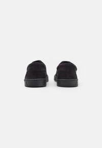 Pier One LEATHER - Sapatos casuais com atacadores - black