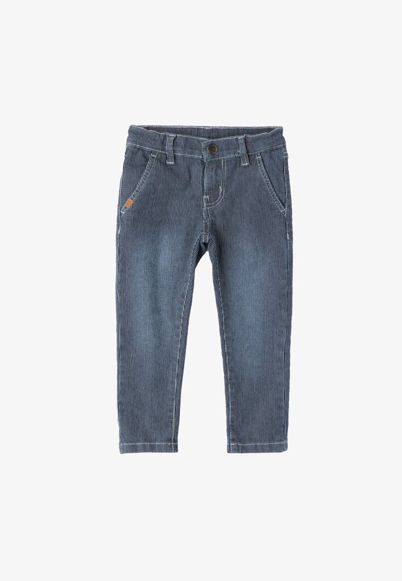 Pantalons en denim bleu rayé au design ajusté, avec des poches avant et une fermeture à bouton. Présente des coutures visibles et un détail d'étiquette.
