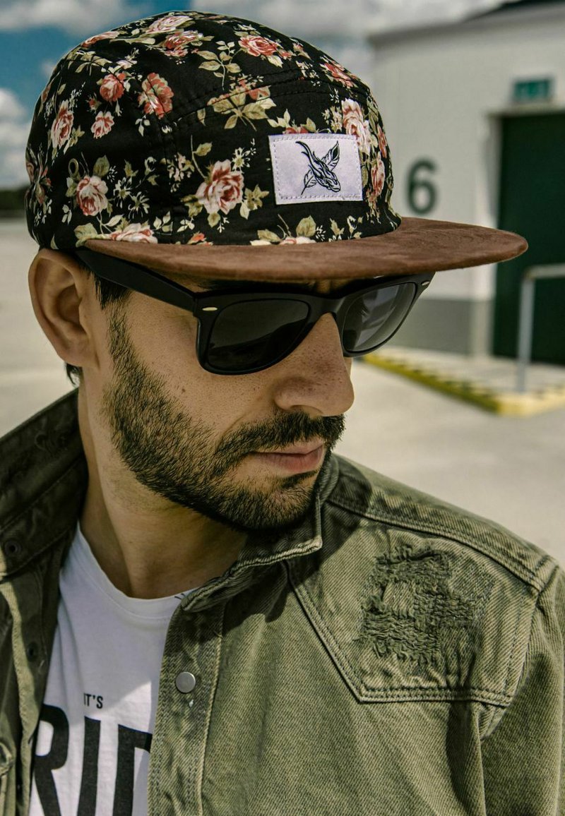 Blackskies - FLORALE 5 PANEL  - Kapa - black beauty ii, Povećaj