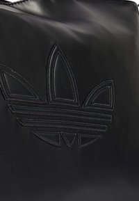 adidas Originals POLYURETHANE OUTLINE TREFOIL SHOPPER Handbag