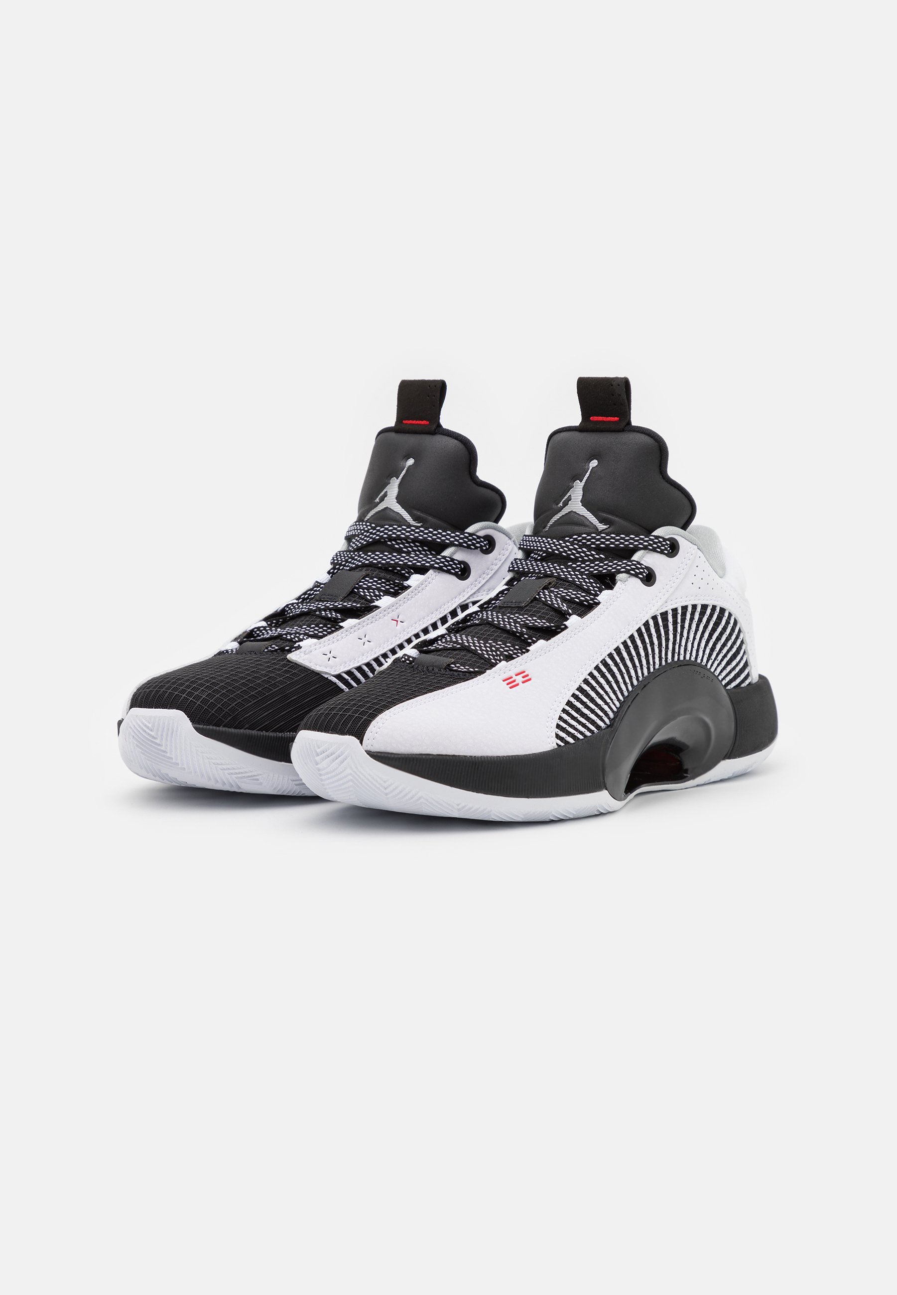 Jordan AIR XXXV LOW - Basketball shoes - white/metallic  silver/black/university red/white - Zalando.de
