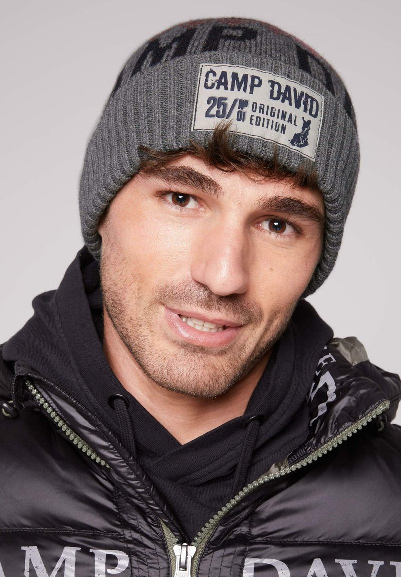 Camp David LOGO MIT INTARSIA Beanie polo grey melange/grey Zalando.de