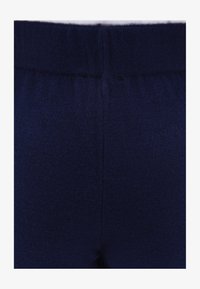 Wybrany, ocean cavern